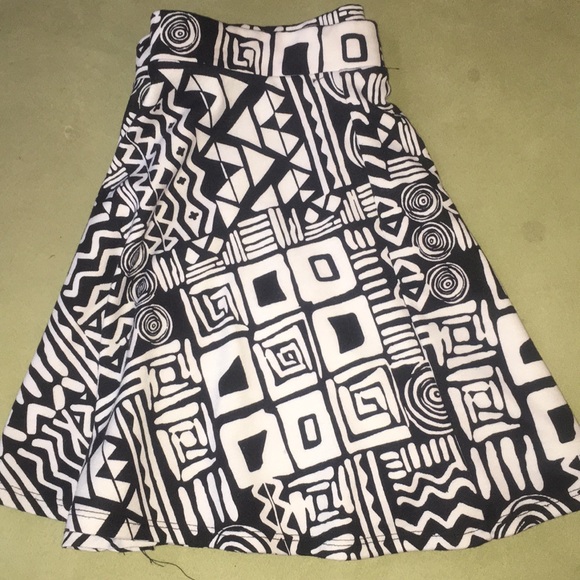 Pattern Skirt - Picture 3 of 3